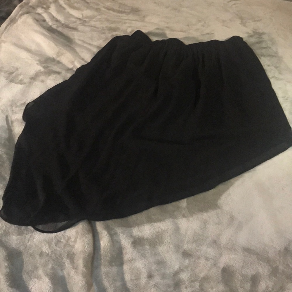 High-low black skirt
